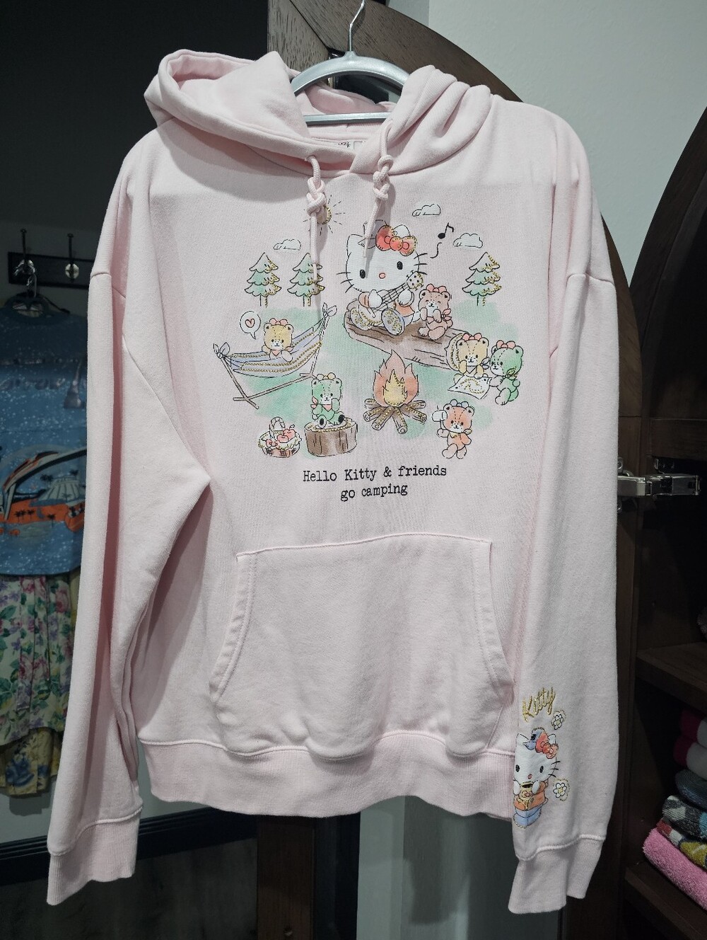 Pink Hello Kitty Hoodie Camping Scene Embroidery Raised Stitchery Size XXL